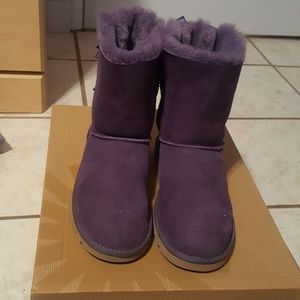 Size 6 purple uggs